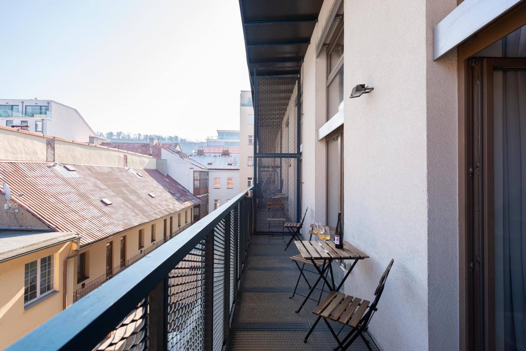 Spacious Apartments Near Karlin Square Praha Eksteriør bilde